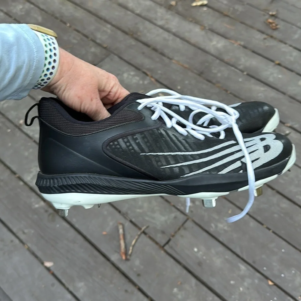 New Balance Men's FuelCell 4040 V6 Metal Baseball Shoe size 11.5